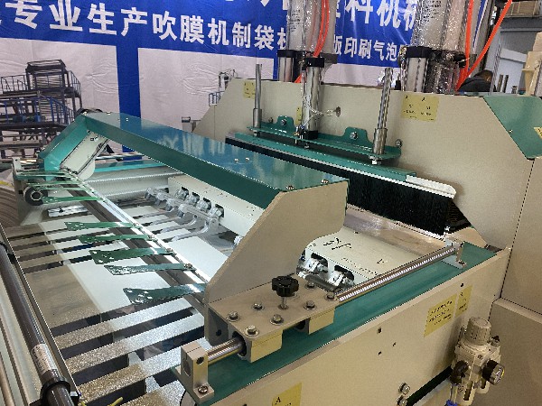 吹膜機、制袋機專(zhuān)業(yè)制造商